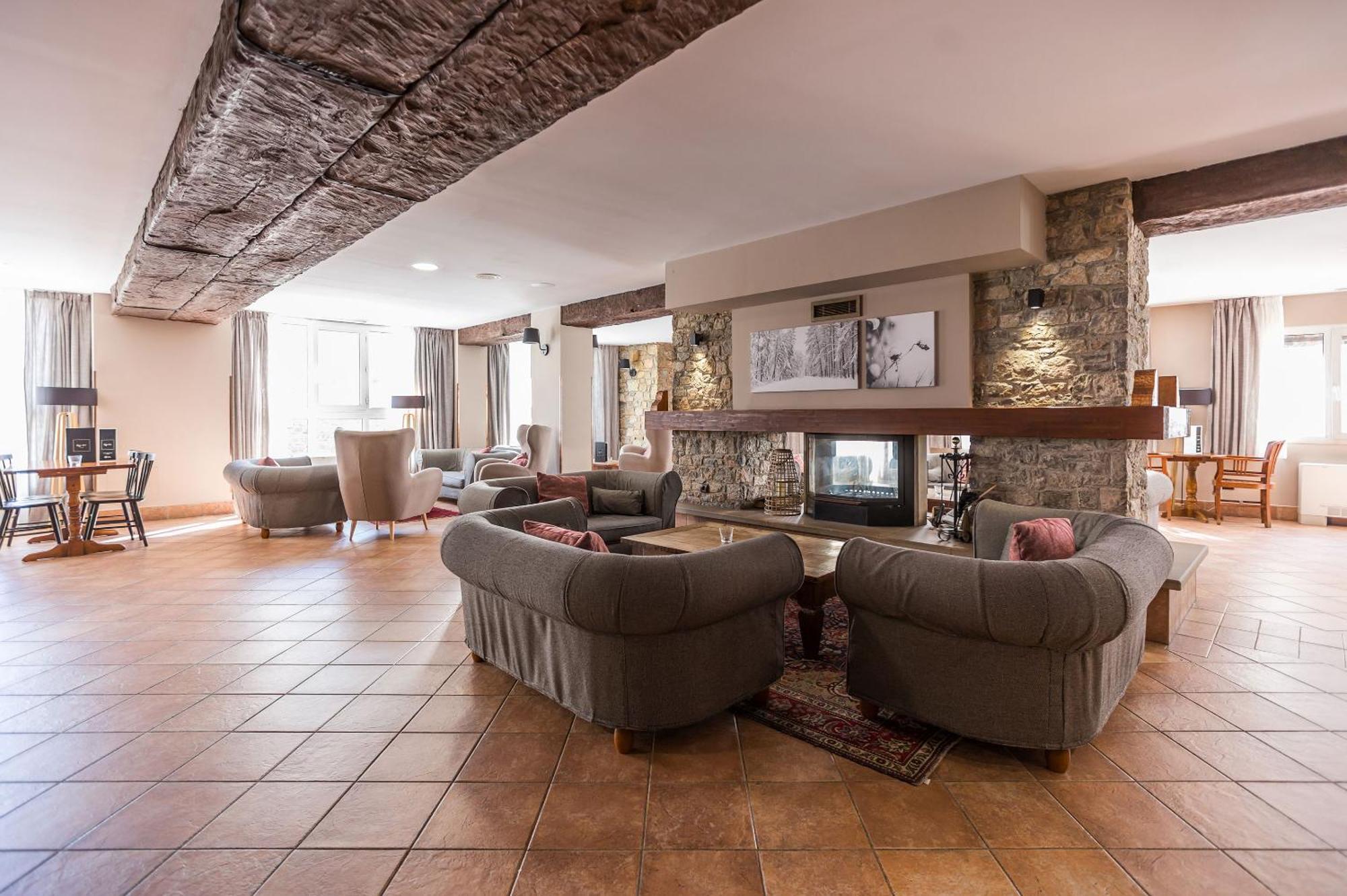 Hotel Grand Pas Пас-де-ла-Каса Экстерьер фото