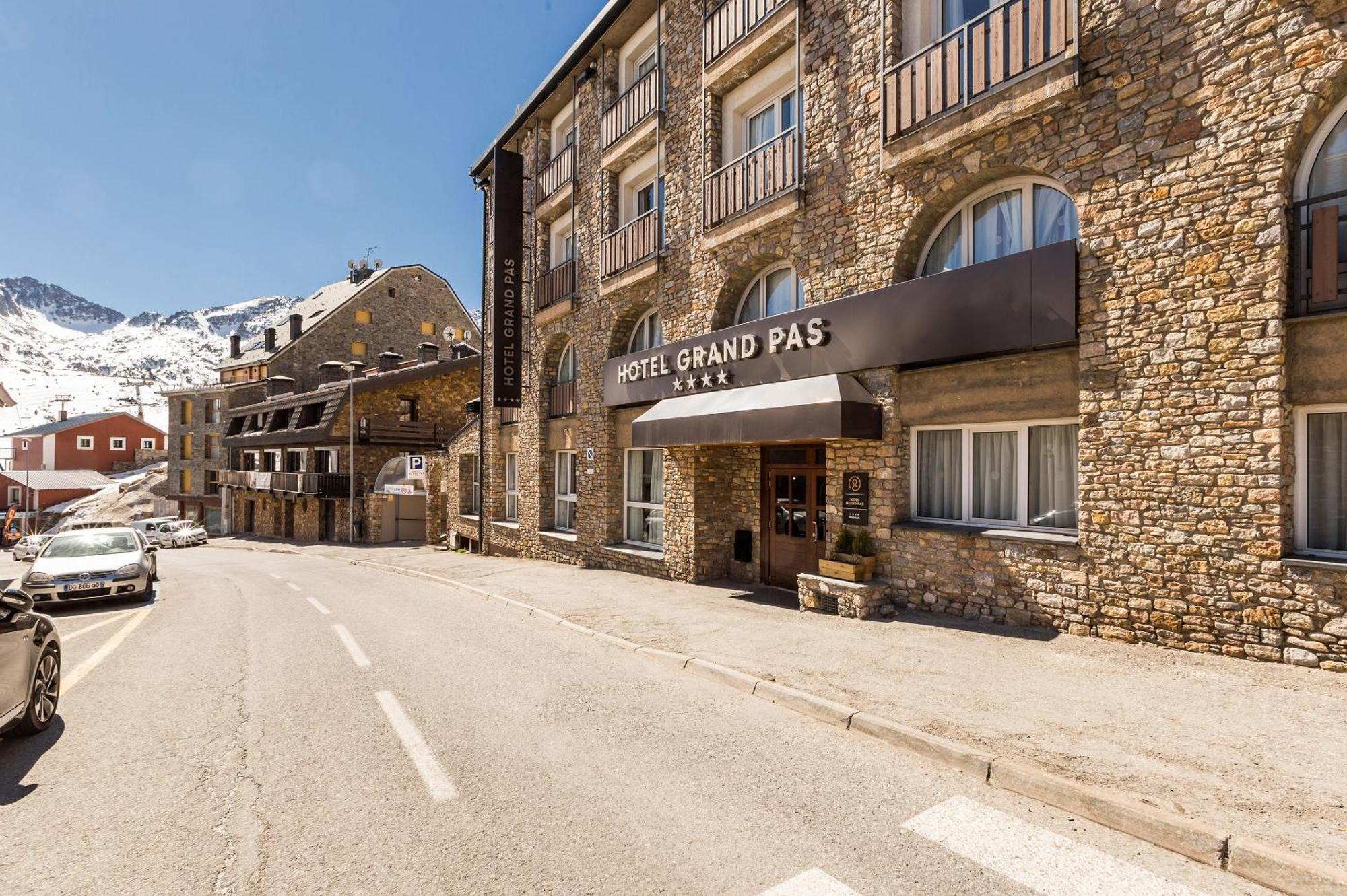 Hotel Grand Pas Пас-де-ла-Каса Экстерьер фото